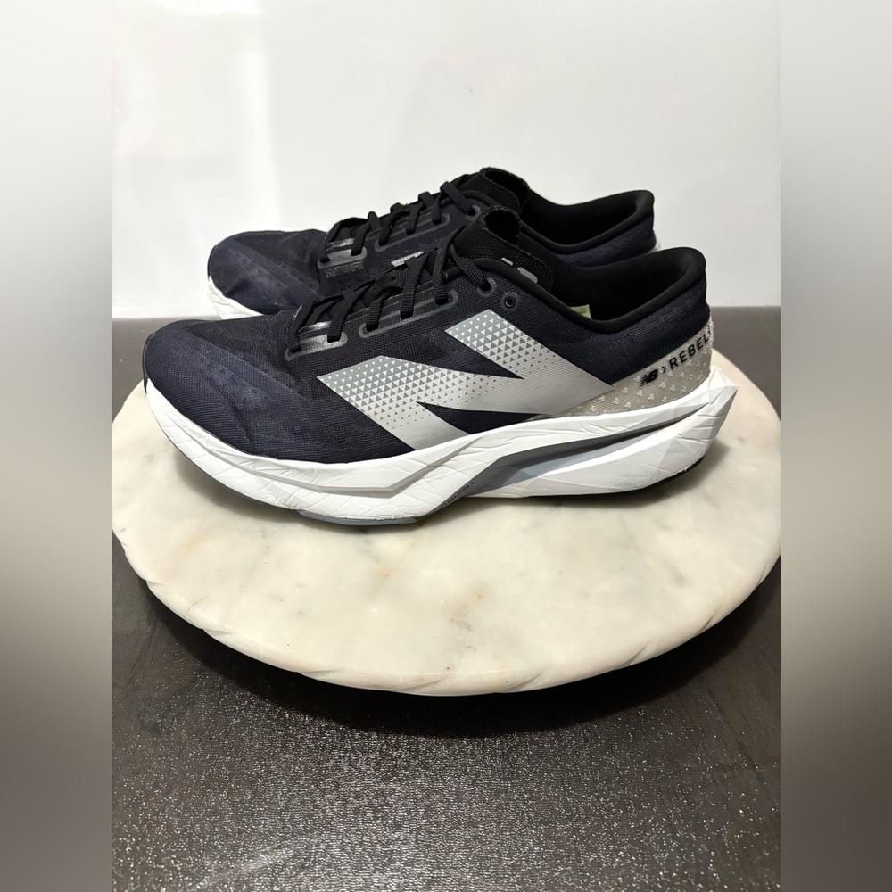 New Balance FuelCell Rebel v4 Black Quartz Running Shoes MFCXLK4 Mens Size 11.5D